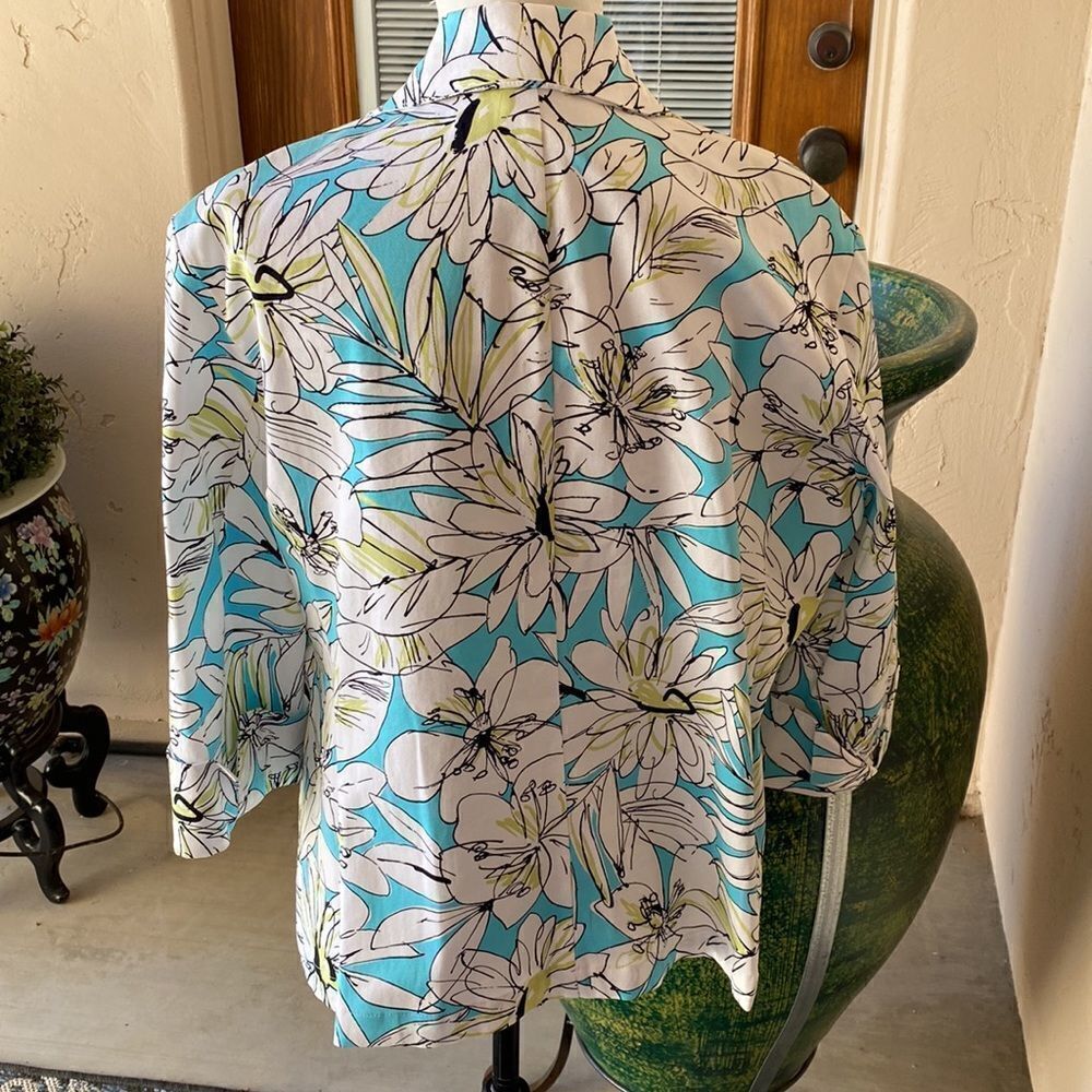 Floral Button Front Jacket Two Front Pockets By N… - image 4